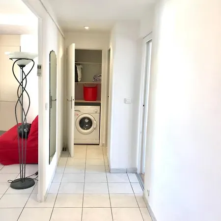 Apartment Renting Center One Bedroom Close To All Amenities