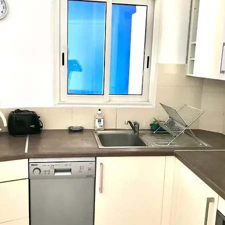 Renting Center One Bedroom Close To All Amenities